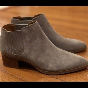 NWT Franco Sarto Gray Suede Seville Booties Sz 9.5